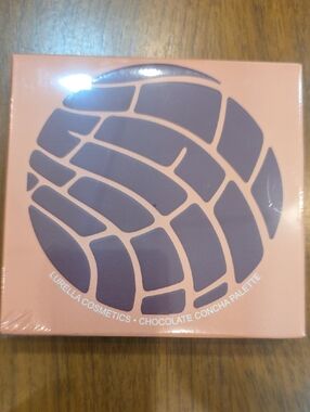 Lurella Cosmetics Chocolate Concha Eyeshadow Palette - Peach & Brown